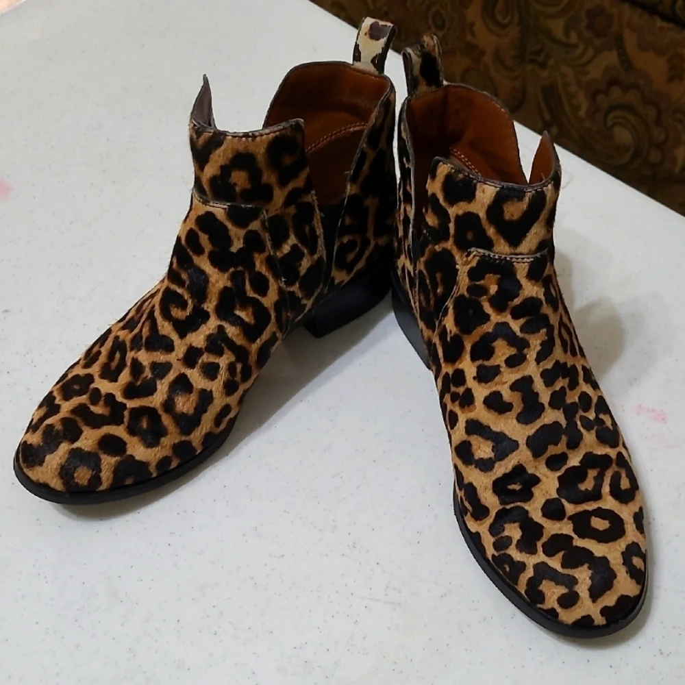 Franco Sarto women's animal print/fur ankle boots size 7.5